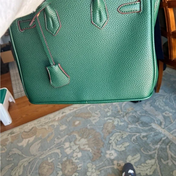 Chic Green Satchel Bag - Picture 9 of 10